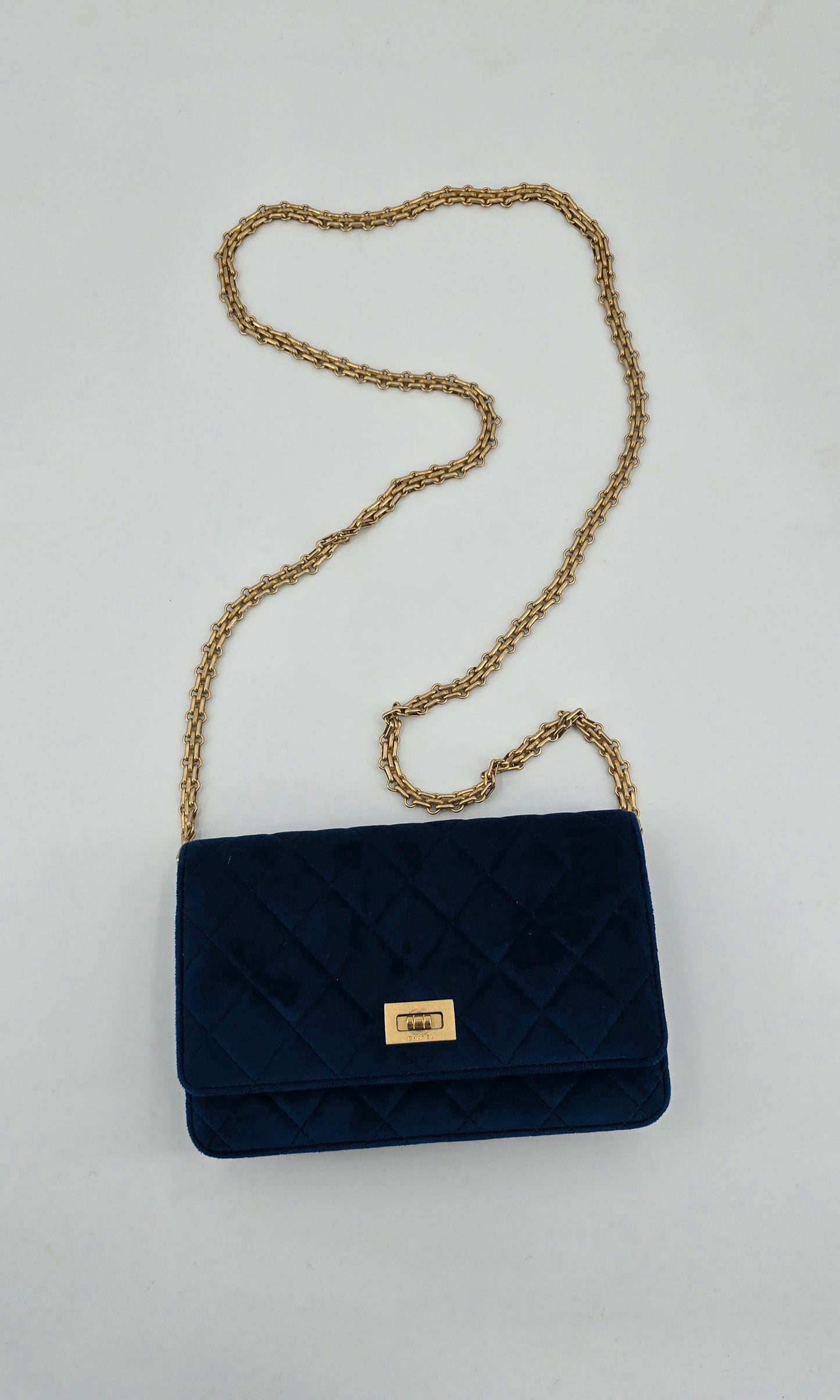CHANEL wallet on chain