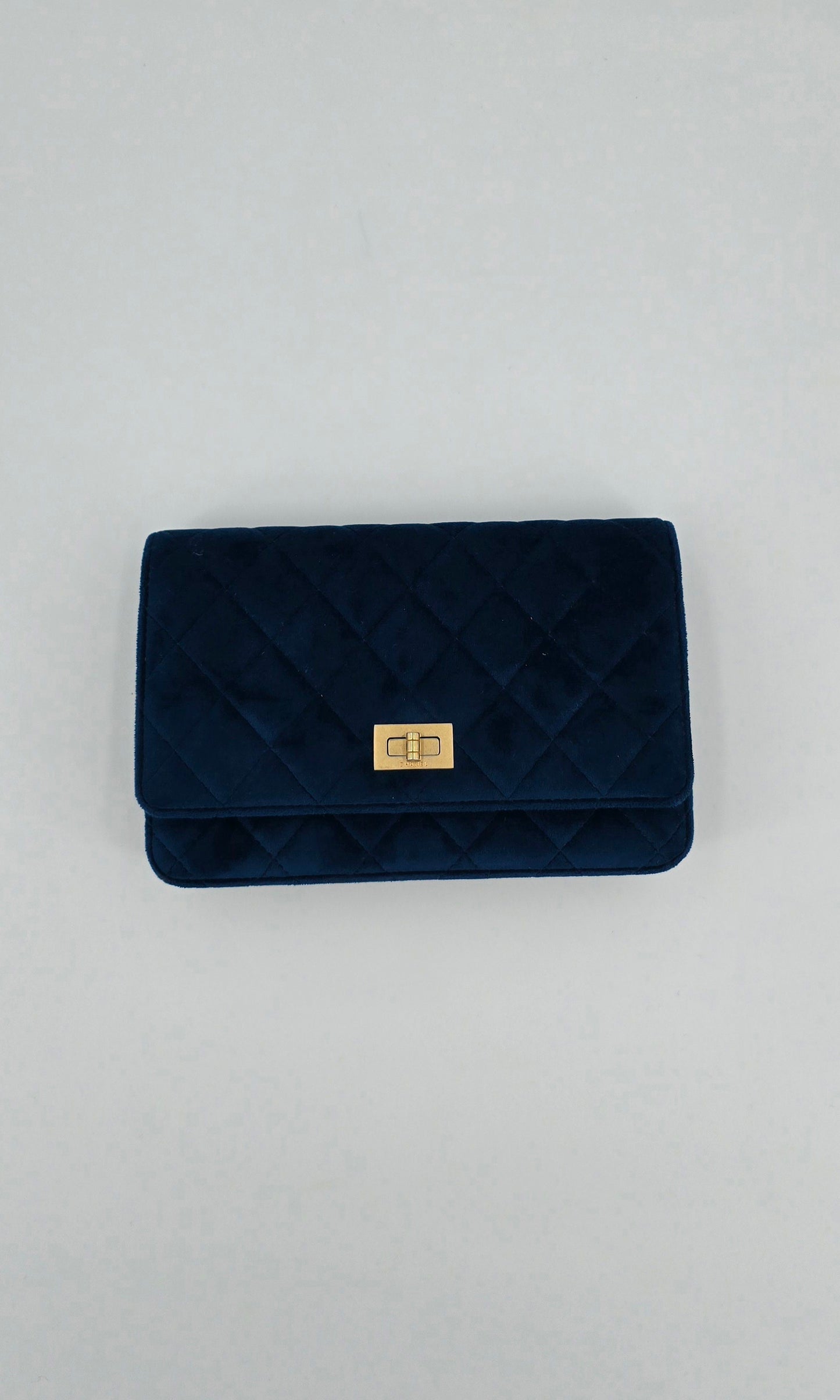 CHANEL wallet on chain