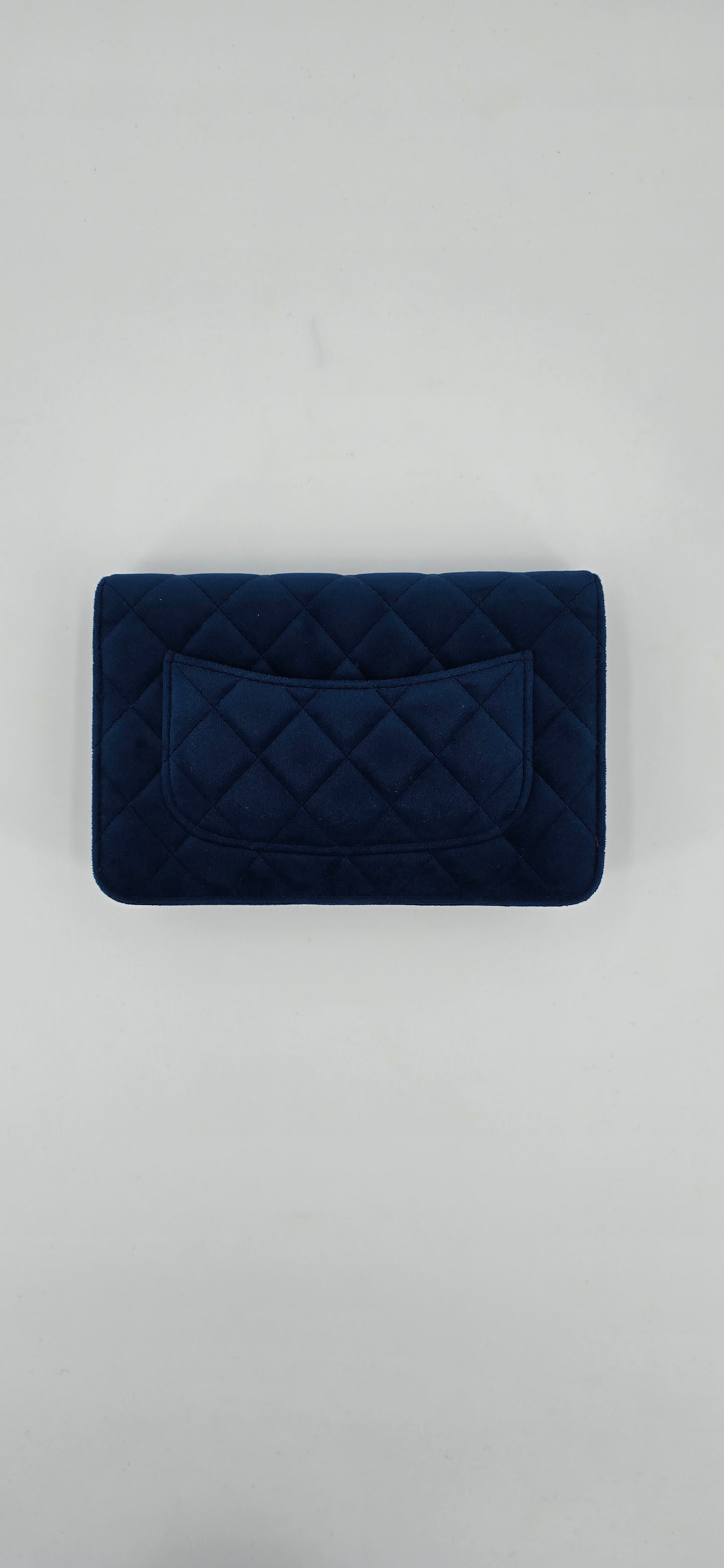 CHANEL wallet on chain