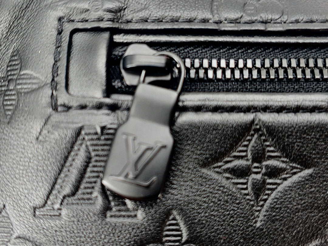 LOUIS VUITTON MARSUPIO DISCOVERY PM