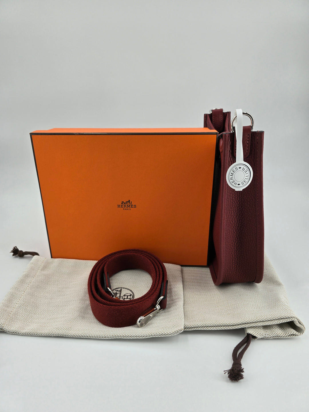 HERMÉS Evelyne 16 Amazone Rouge/Rouge