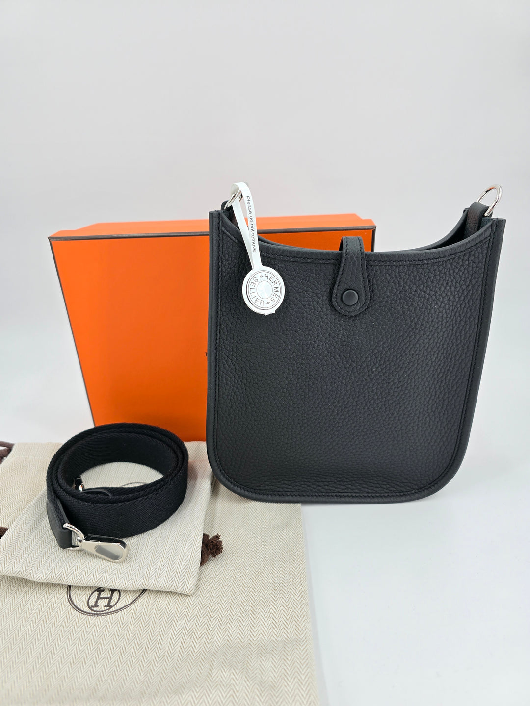 HERMÉS Evelyne 16 Amazone Noir/Noir