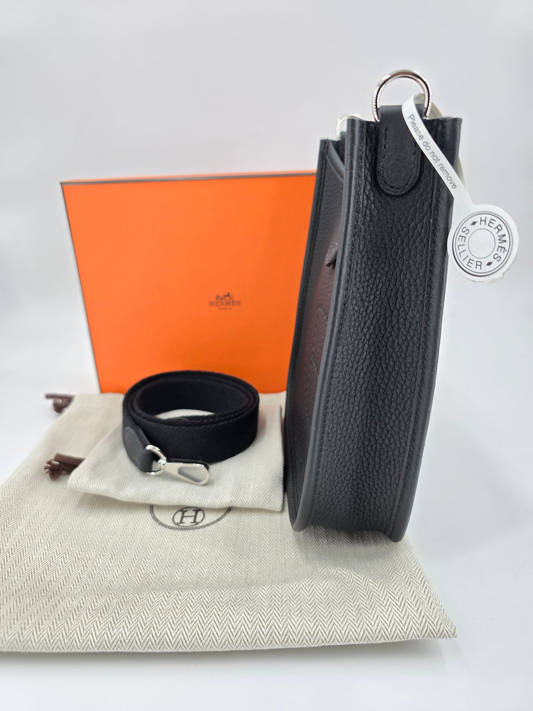 HERMÉS Evelyne 16 Amazone Noir/Noir