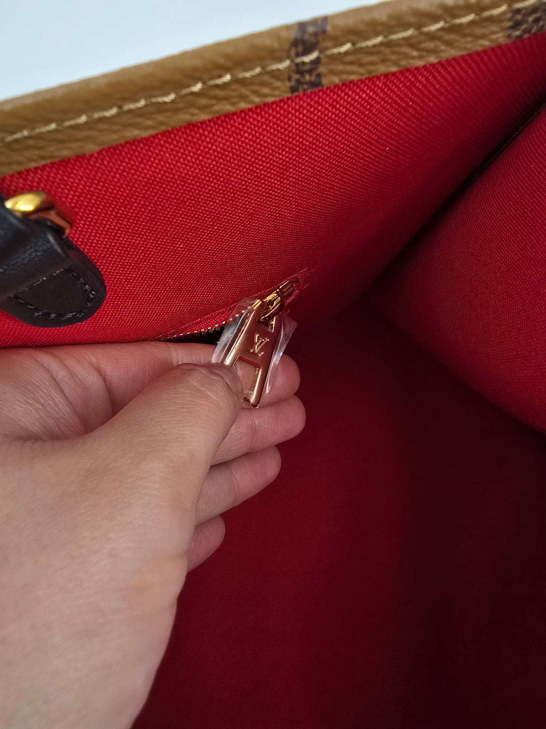 Louis Vuitton  ONTHEGO MM
