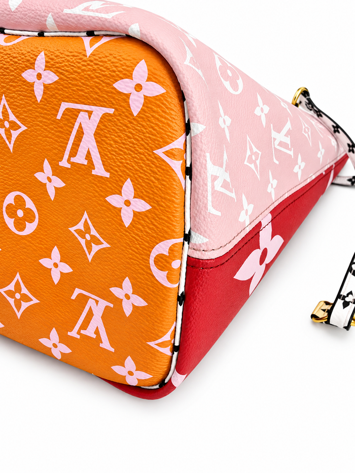Louis Vuitton Neverfull MM Limited Edition Giant Monogram