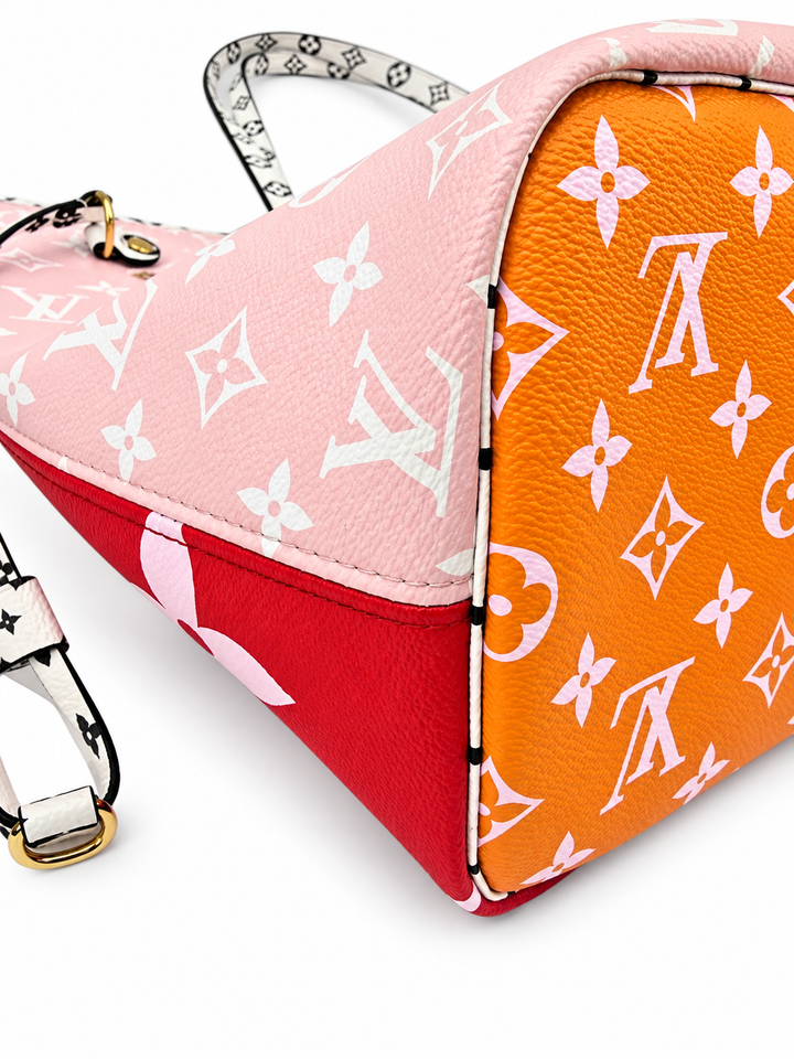 Louis Vuitton Neverfull MM Limited Edition Giant Monogram