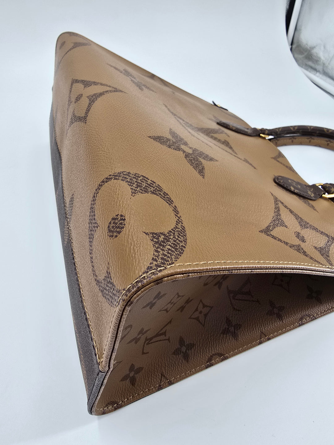 Louis Vuitton  ONTHEGO MM