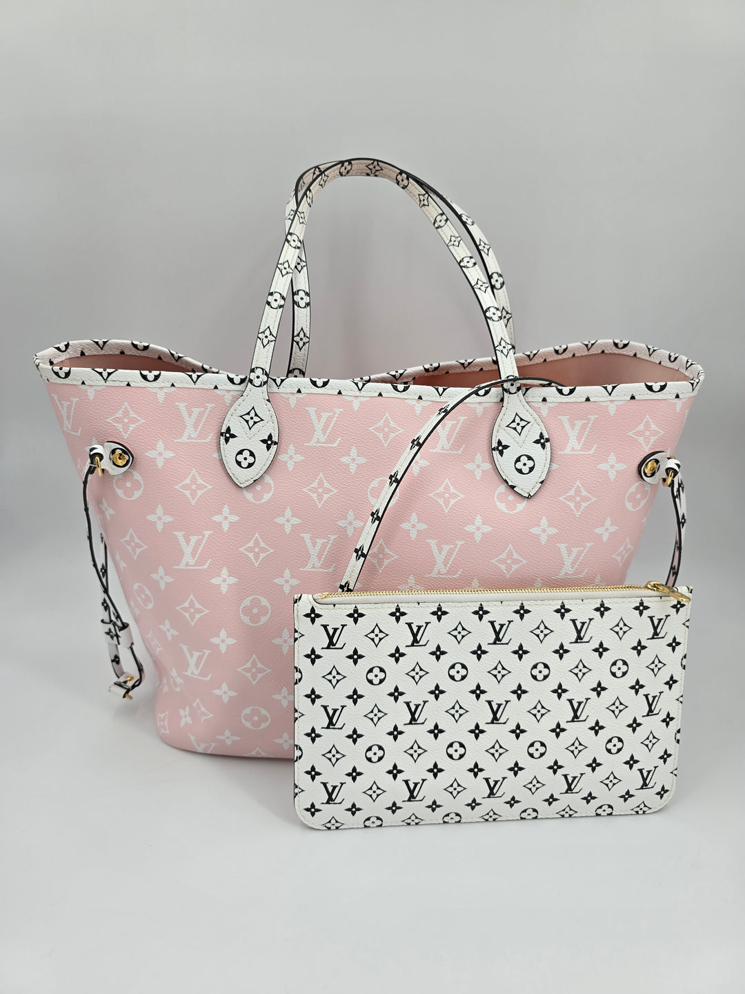 Louis Vuitton Neverfull MM Limited Edition Giant Monogram