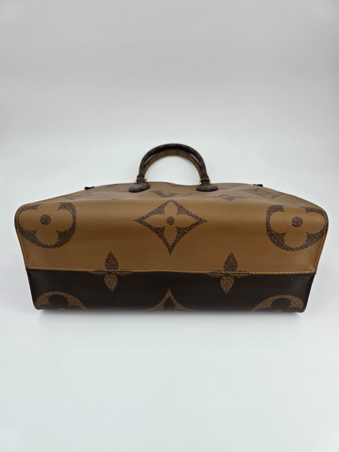 Louis Vuitton  ONTHEGO MM