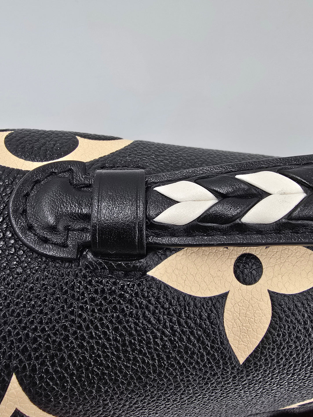 Louis Vuitton Metis Limited Edition Bicolor CRAFTY