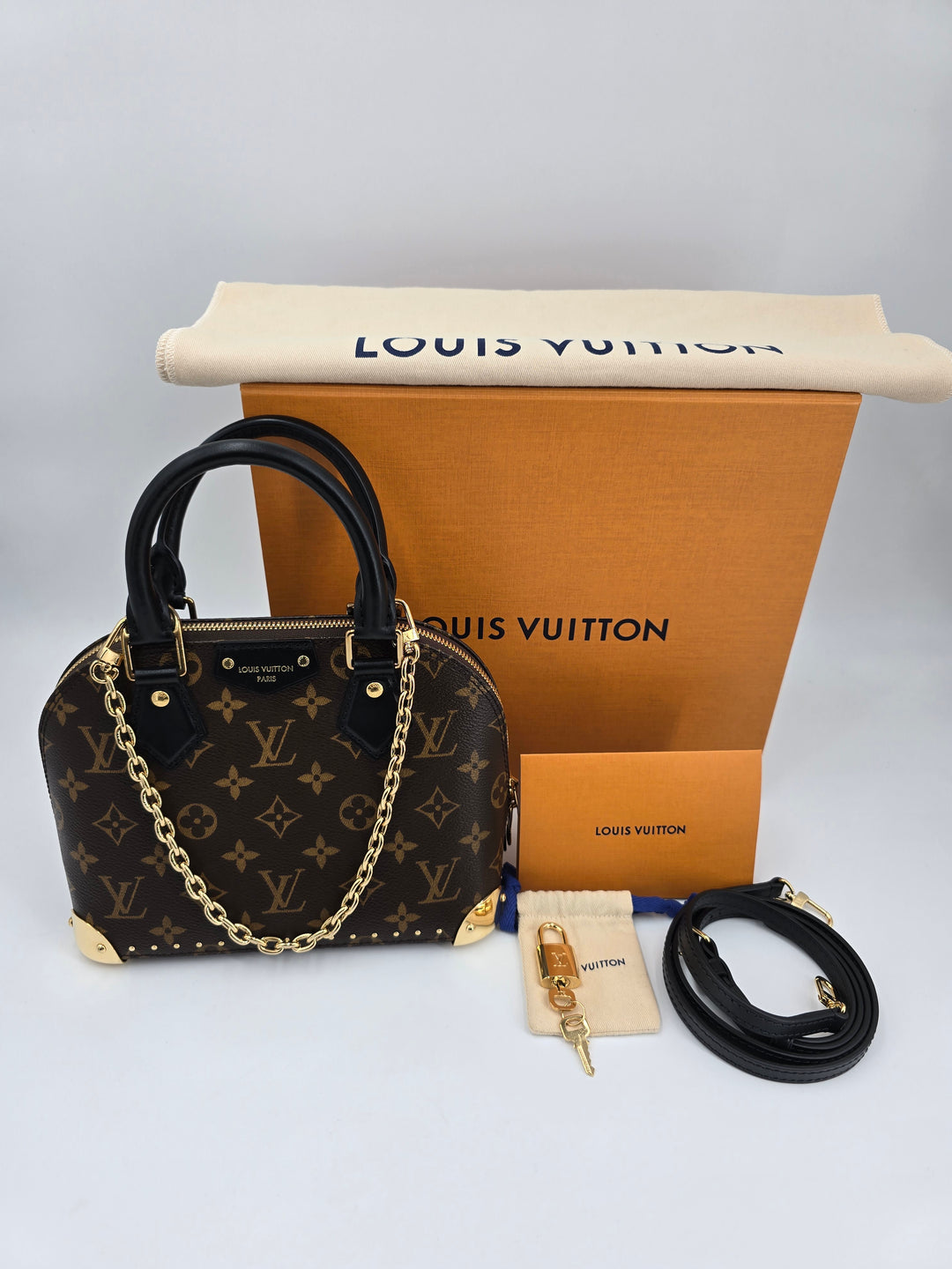 Louis Vuitton Alma bb Trunk