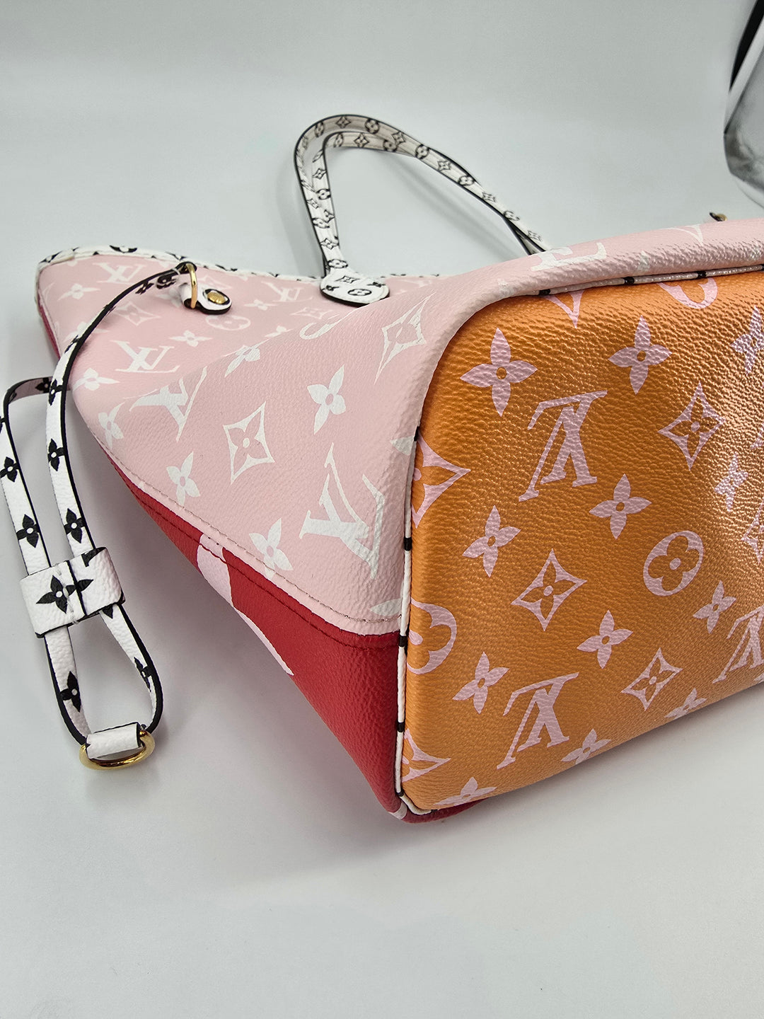Louis Vuitton Neverfull MM Limited Edition Giant Monogram