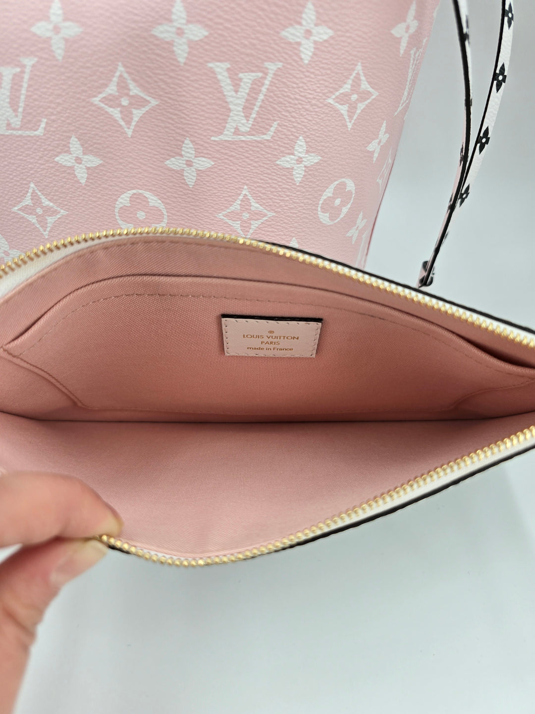 Louis Vuitton Neverfull MM Limited Edition Giant Monogram