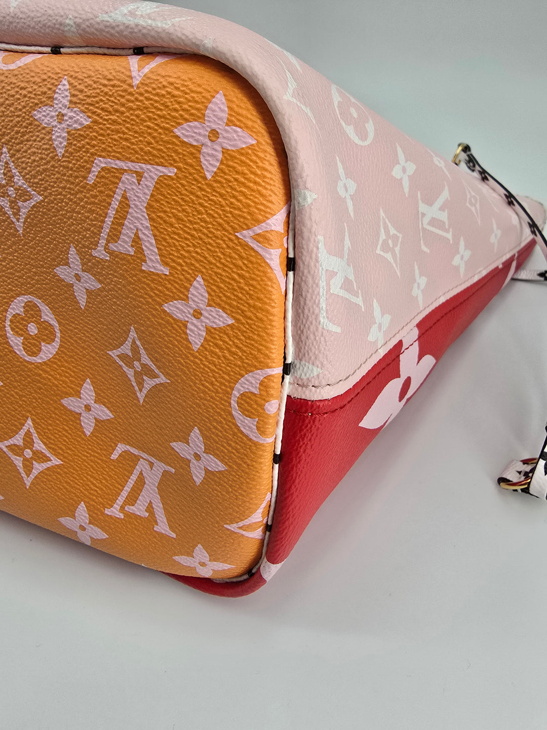 Louis Vuitton Neverfull MM Limited Edition Giant Monogram